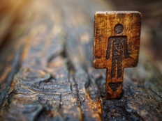 基金经理慌了：超60%主动基金过去三年没能跑赢基准，多家公募加紧“内查”