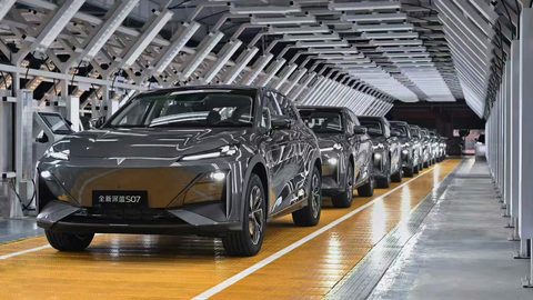 持續(xù)虧損、第三次增資，深藍(lán)汽車(chē)需要的不止是錢(qián)